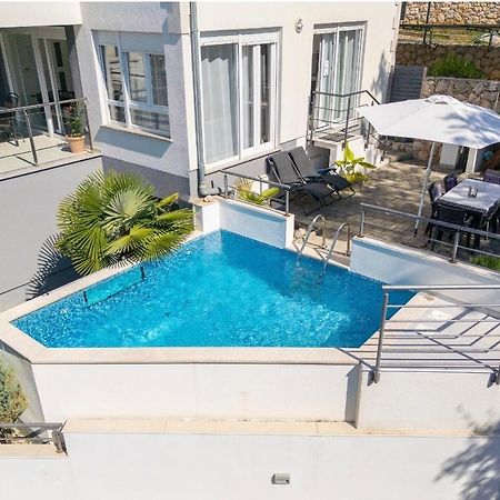 Apartment Sasso Bianco With The Private Pool Njivice Dış mekan fotoğraf