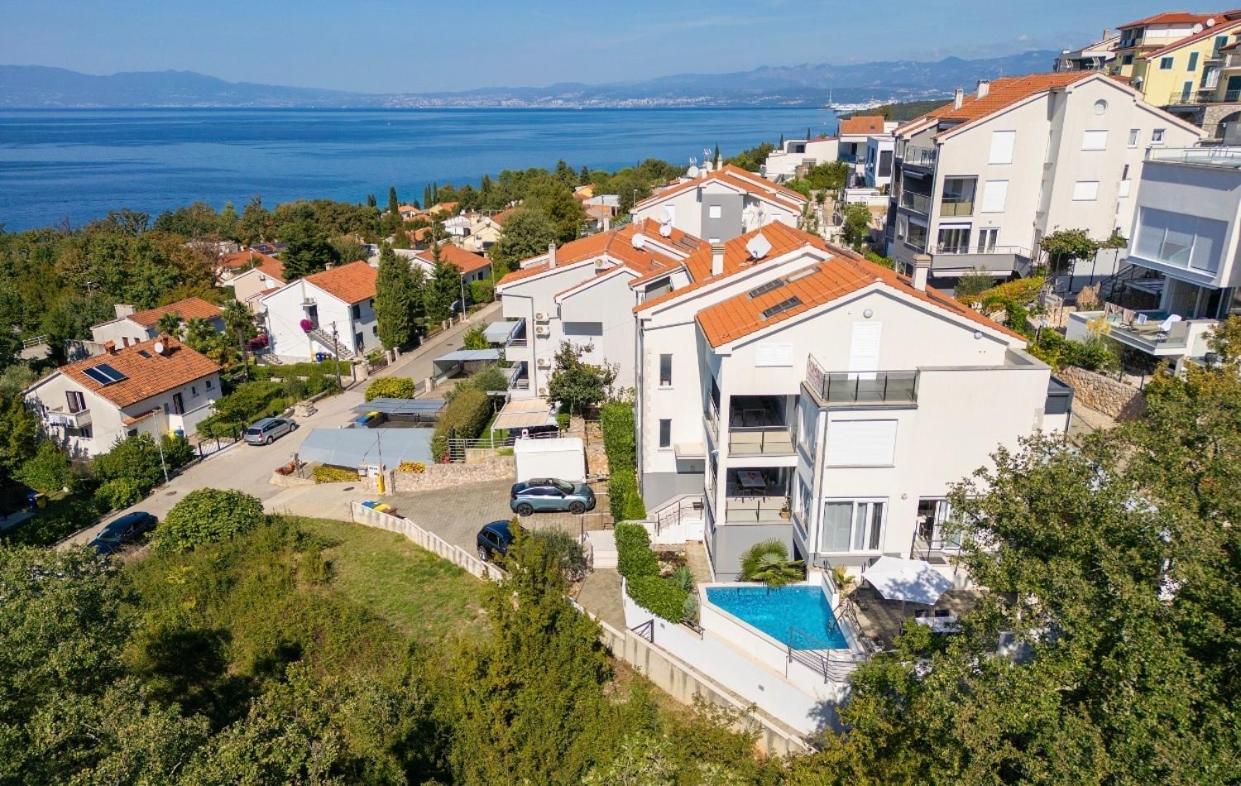 Apartment Sasso Bianco With The Private Pool Njivice Dış mekan fotoğraf
